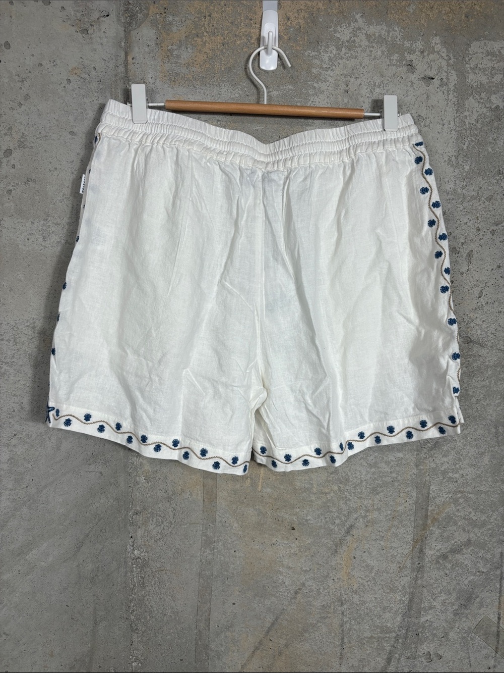 MAVRANS Beach House Linen Blend Shorts - Picture 3 of 11